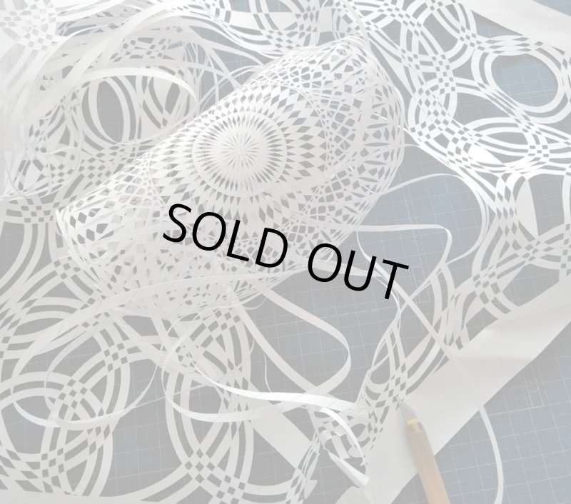 画像3: 木製手鏡 「source」 1+11＝さんとのコラボ作品　無垢材 9ｃｍ (3)